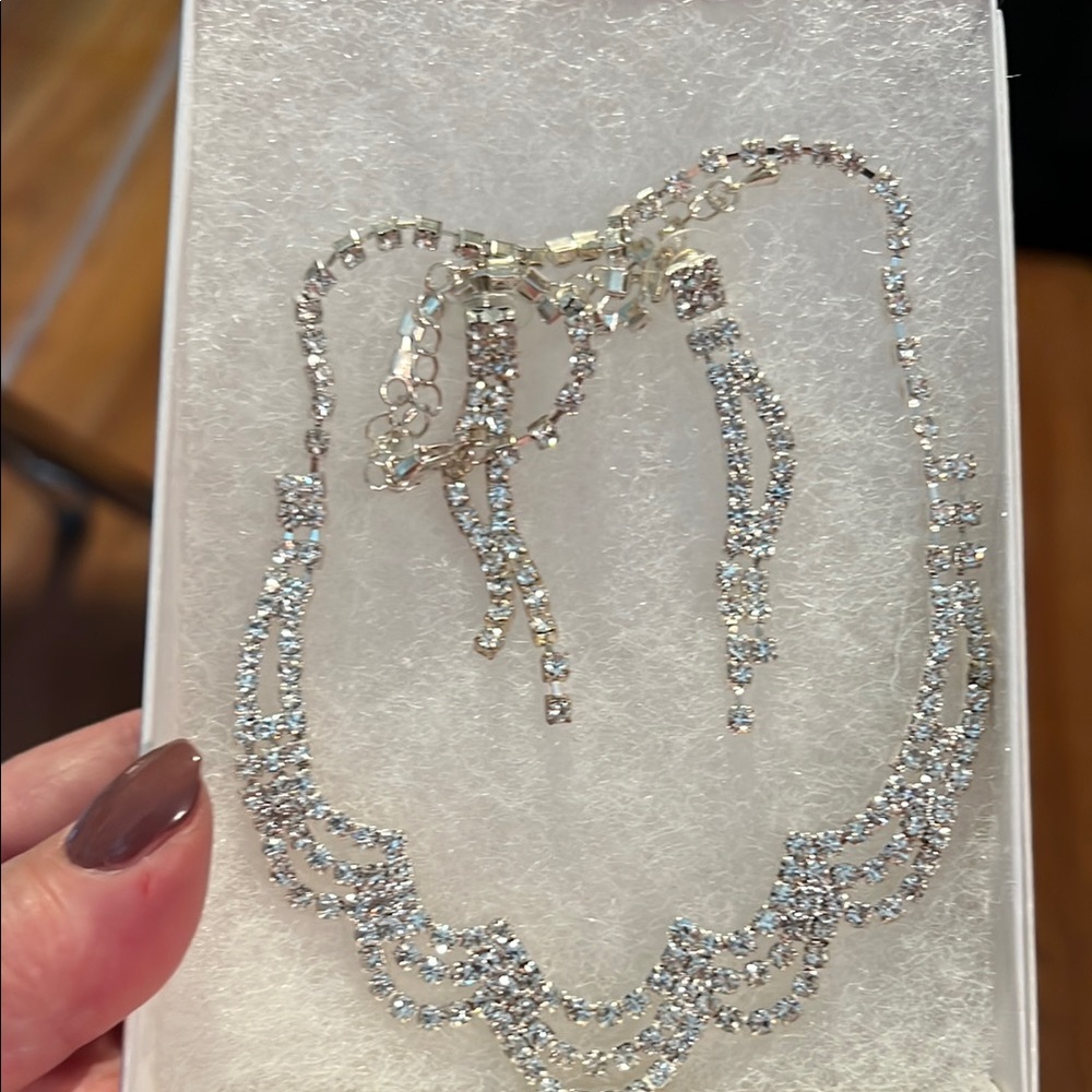 Elegant Silver Necklace